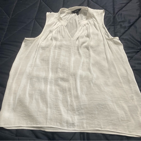 Simply‎ Vera Vera Wang White Semi-Sheer Sleeveless Blouse - Picture 1 of 6